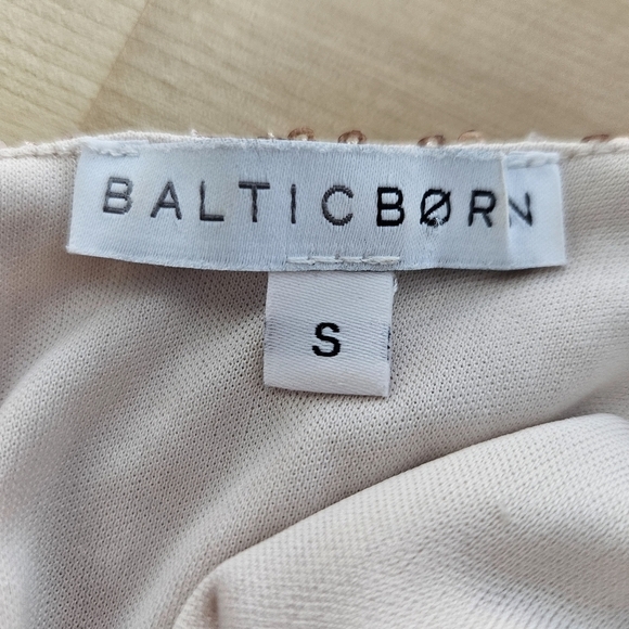 Baltic Born Bridesmaid Sequined Rose Gold Side Slit Maxi Dress Sz Small Coquette - Picture 11 of 11